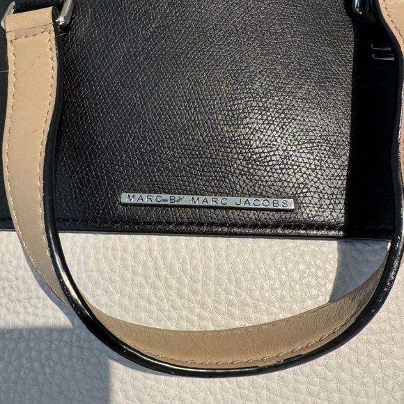 Marc By Marc Jacobs Purse - Picture 2 of 4